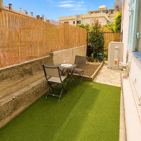 With Private Garden In St Laurent Du
