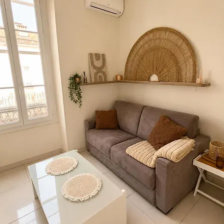 Apartament With Private Garden In St Laurent Du Saint-Laurent-du-Var