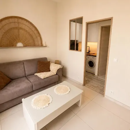 Apartamento With Private Garden In St Laurent Du